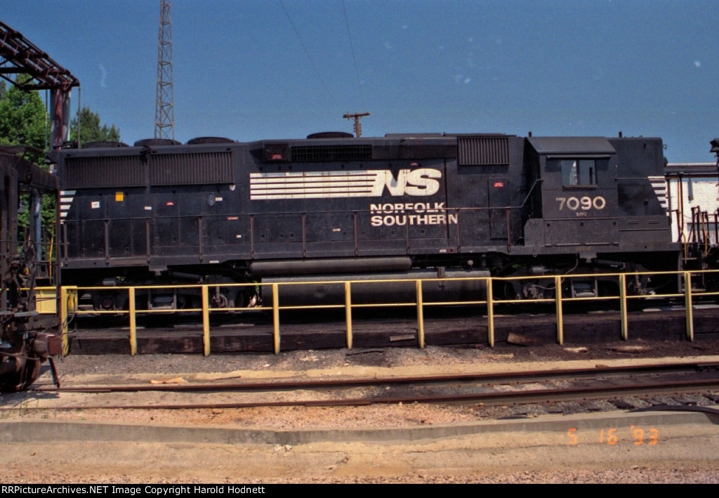 NS 7090